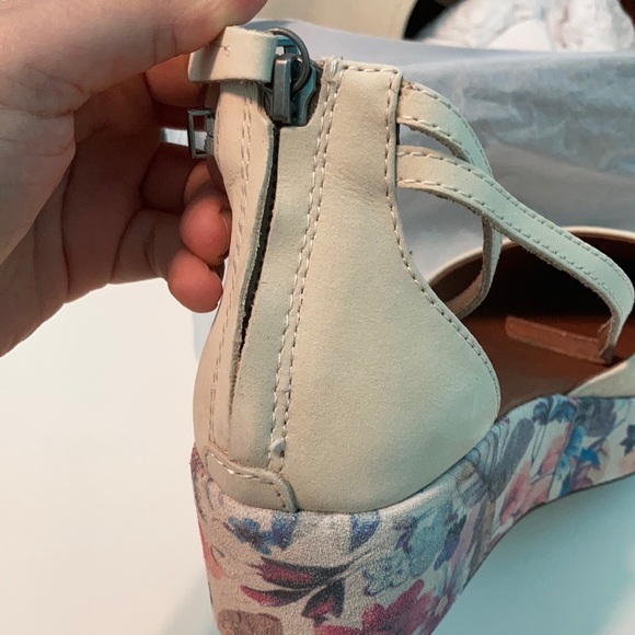 CUTE PLATFORM SANDALS - Picture 3 of 5